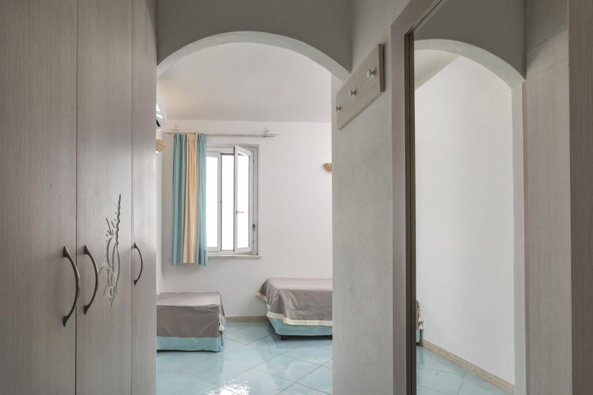 Hotel Corallaro ซานตา เตเรซา กัลลูรา ภายนอก รูปภาพ